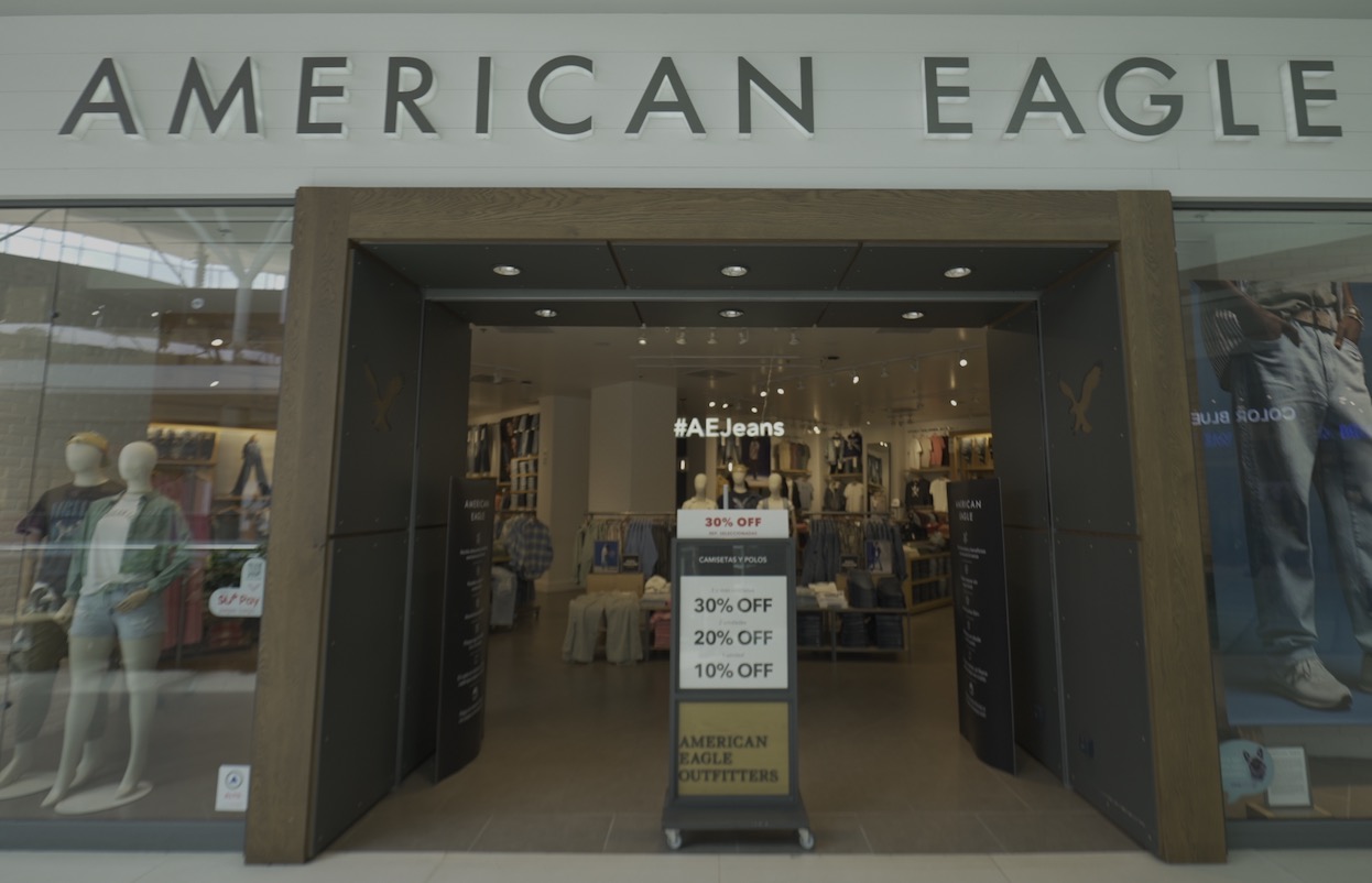 tienda de ropa american eagle en envigado