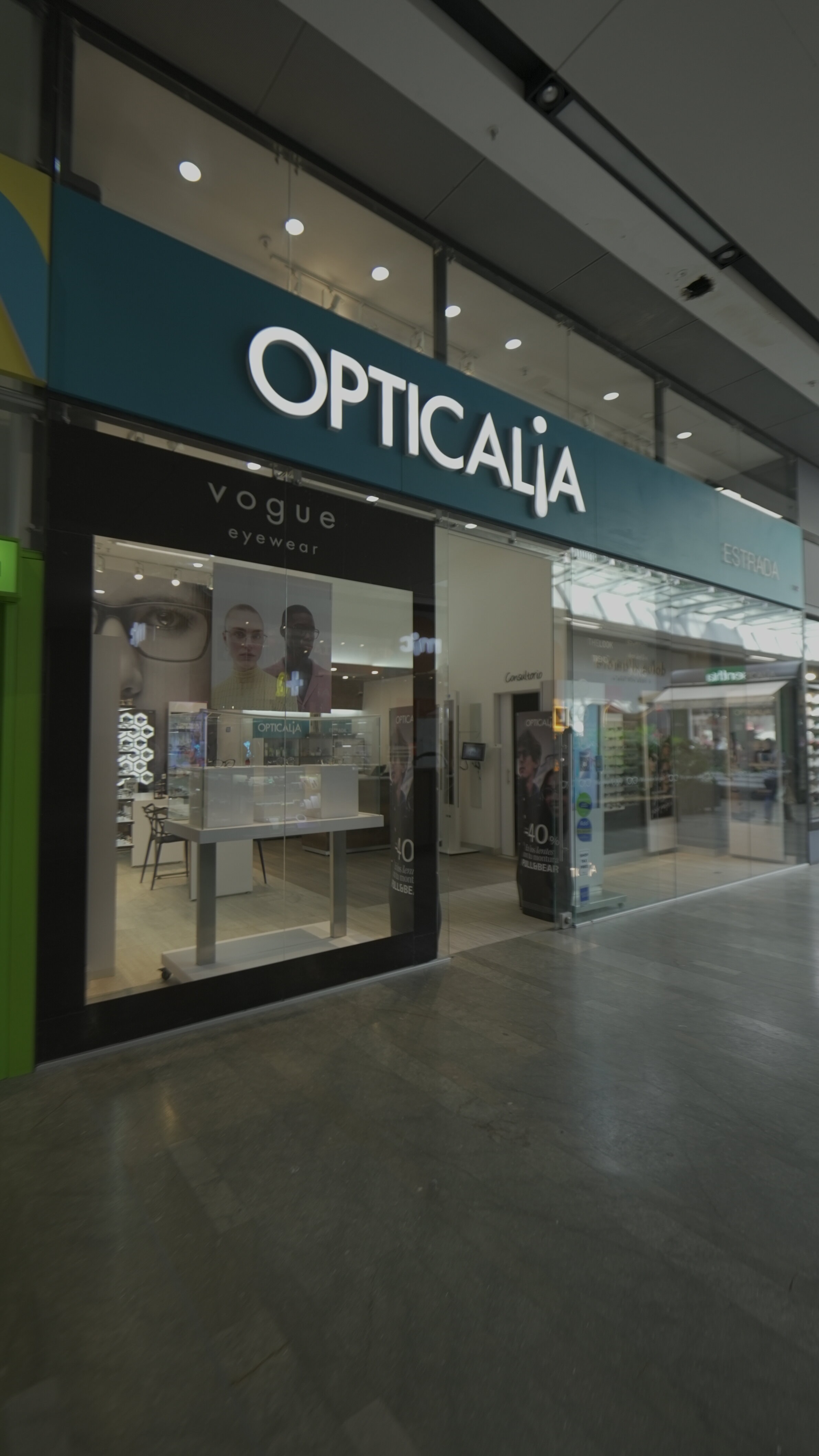 Opticalia tienda de gafas en envigado